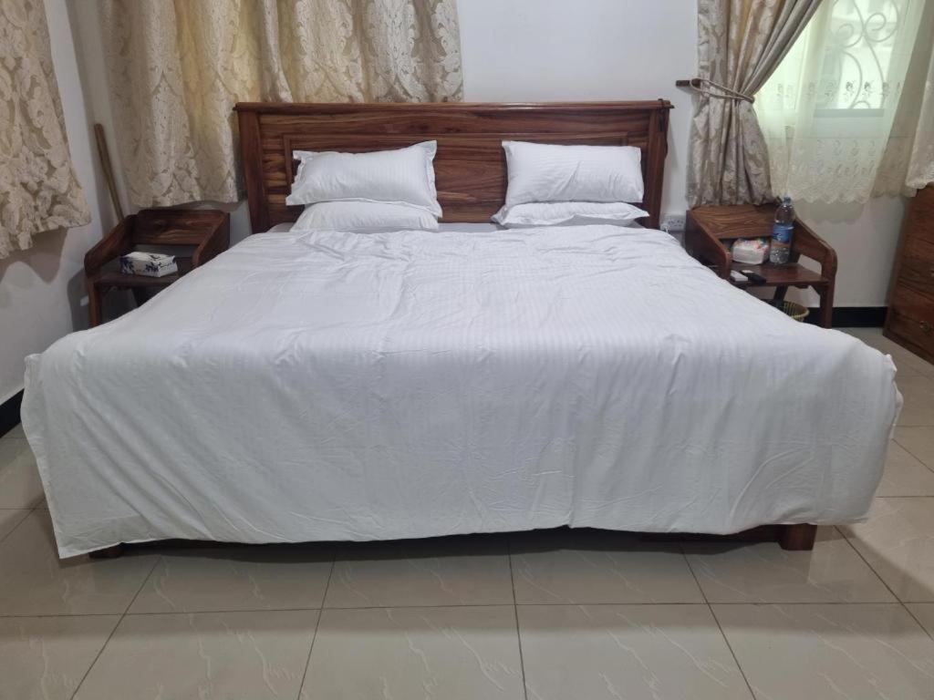 64 Zenj House Luxury Airport B&B Mbweni Buitenkant foto