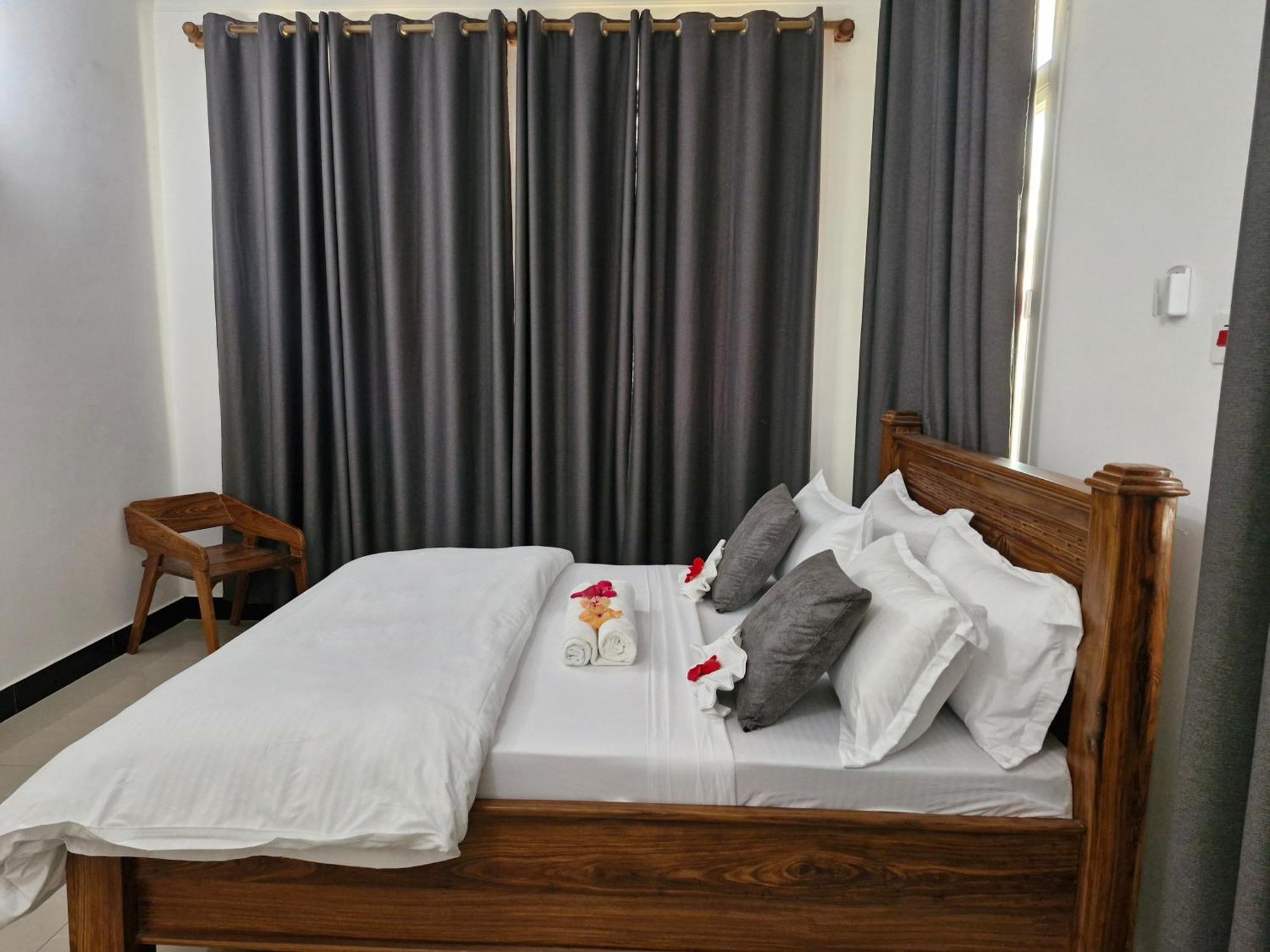 64 Zenj House Luxury Airport B&B Mbweni Buitenkant foto