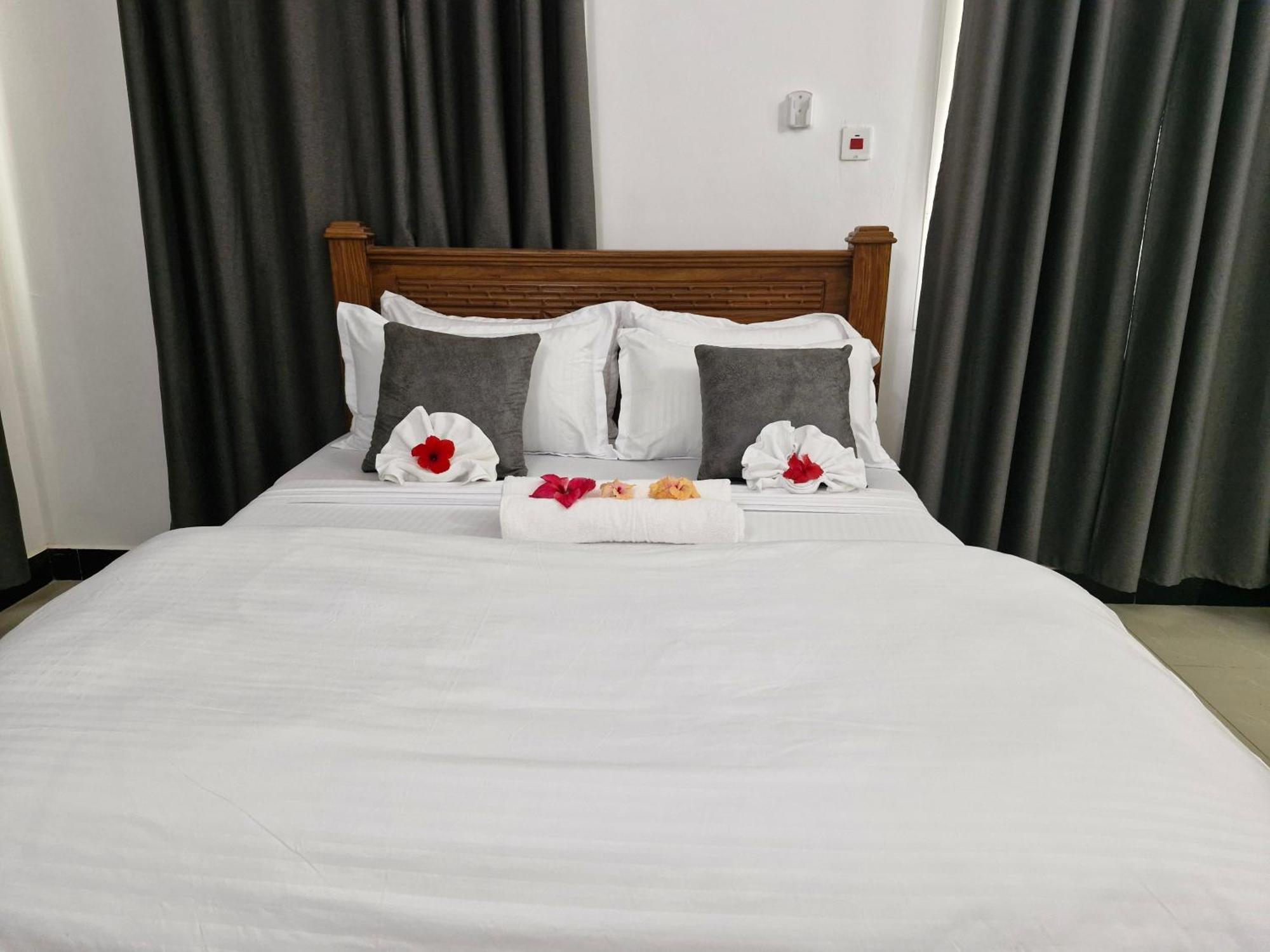 64 Zenj House Luxury Airport B&B Mbweni Buitenkant foto