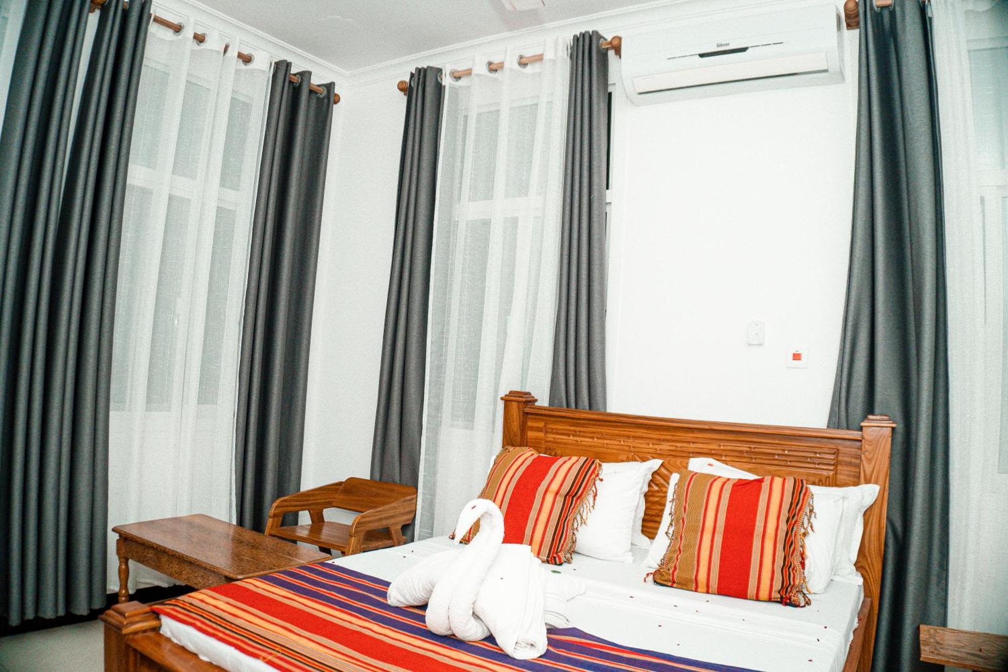 64 Zenj House Luxury Airport B&B Mbweni Buitenkant foto