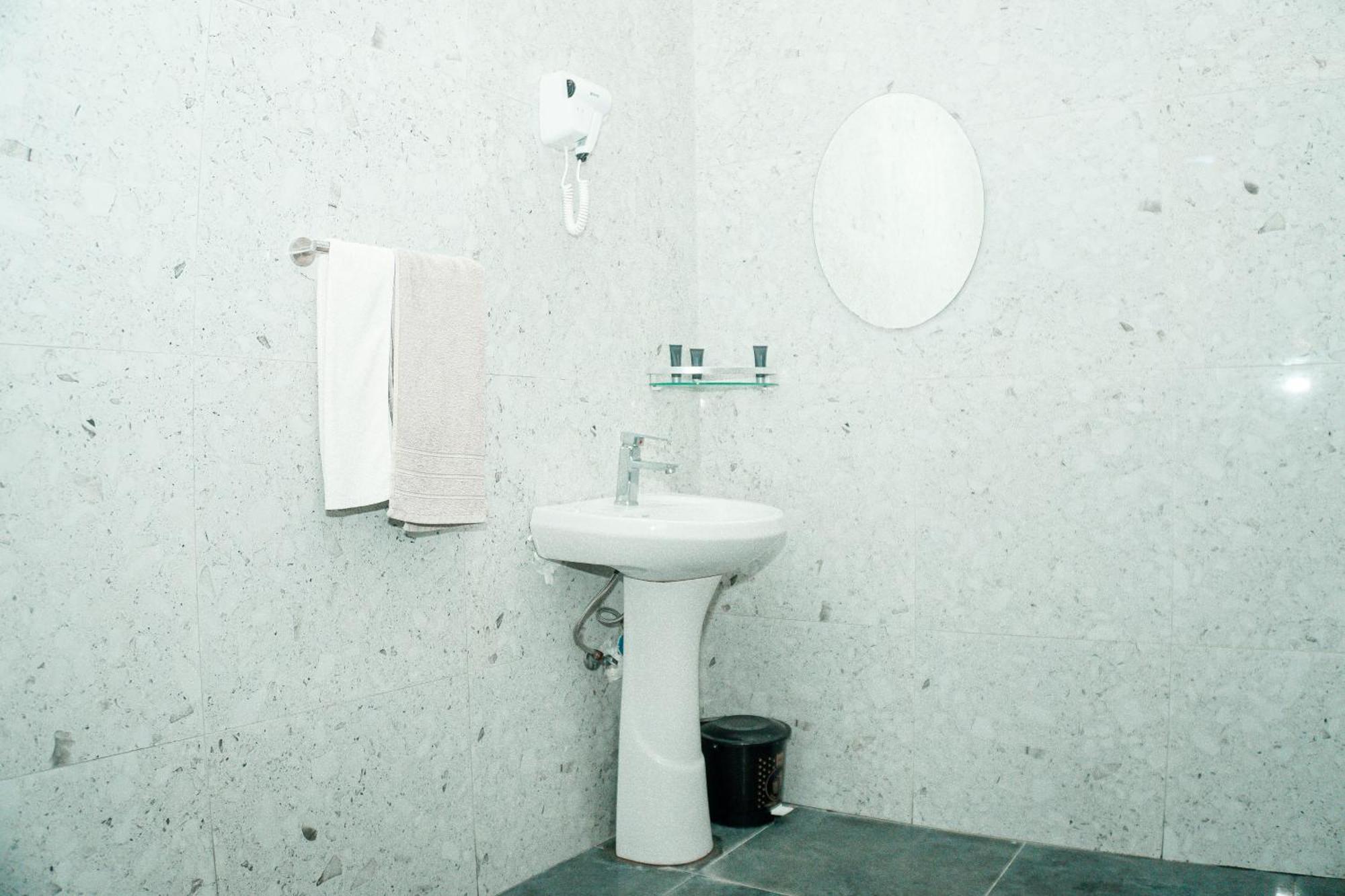 64 Zenj House Luxury Airport B&B Mbweni Buitenkant foto