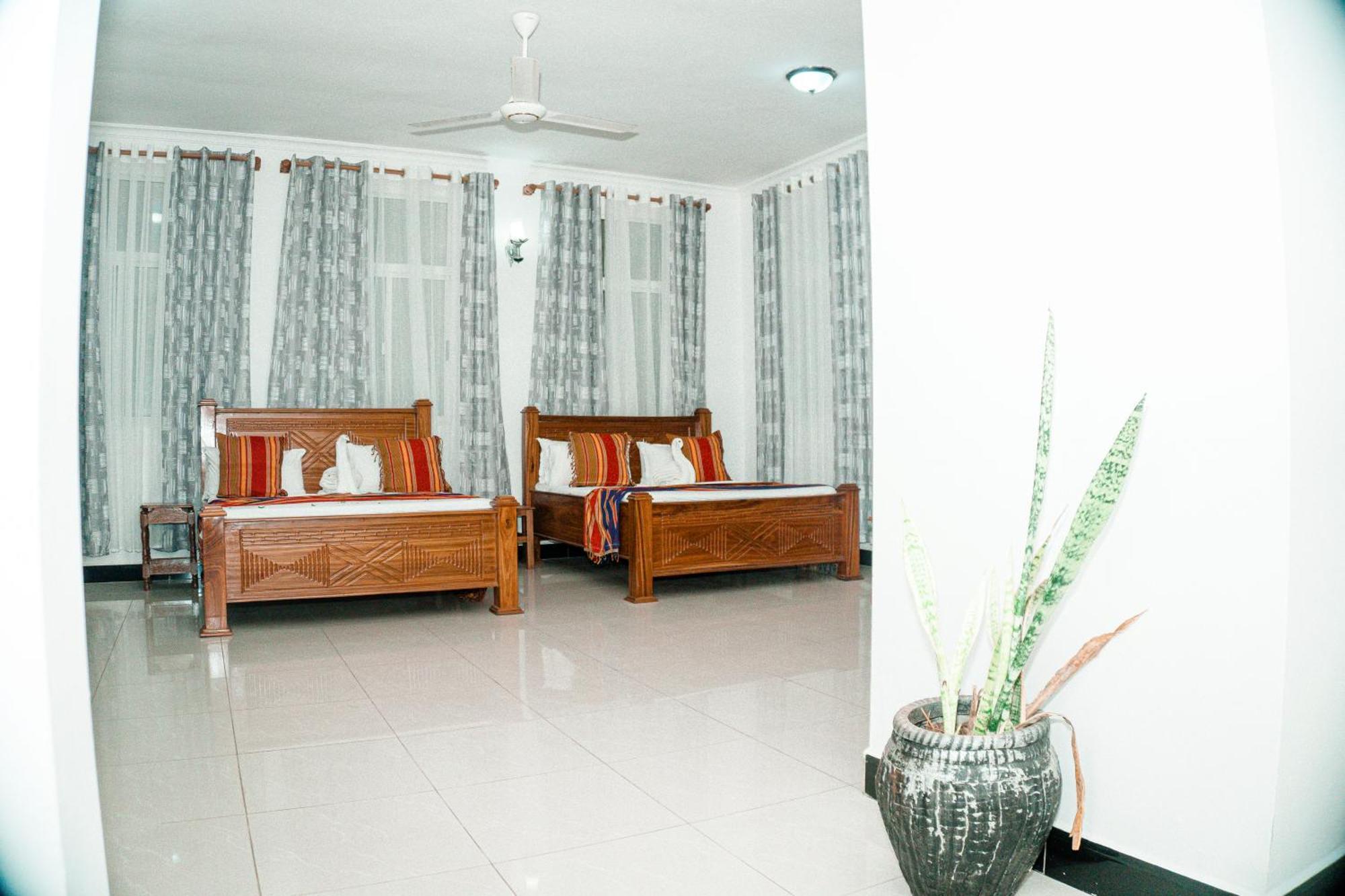 64 Zenj House Luxury Airport B&B Mbweni Buitenkant foto